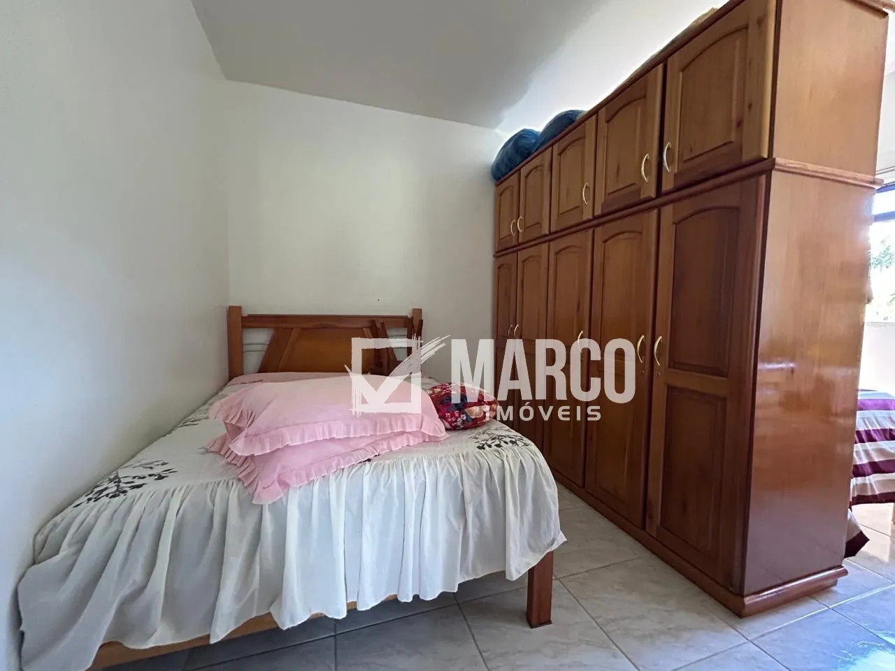 Casa de 2 andares com terreno amplo — foto 4