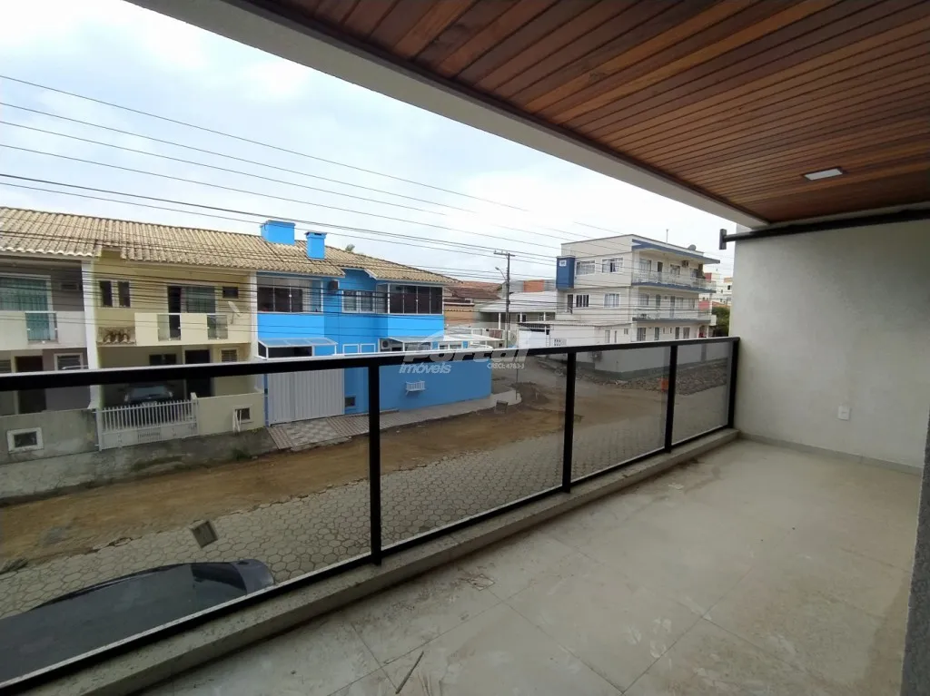 Apartamento com 2 suítes, a cerca de 200 metros do mar, no centro de Balneário Piçarras/SC (Cód. 21650) — foto 2