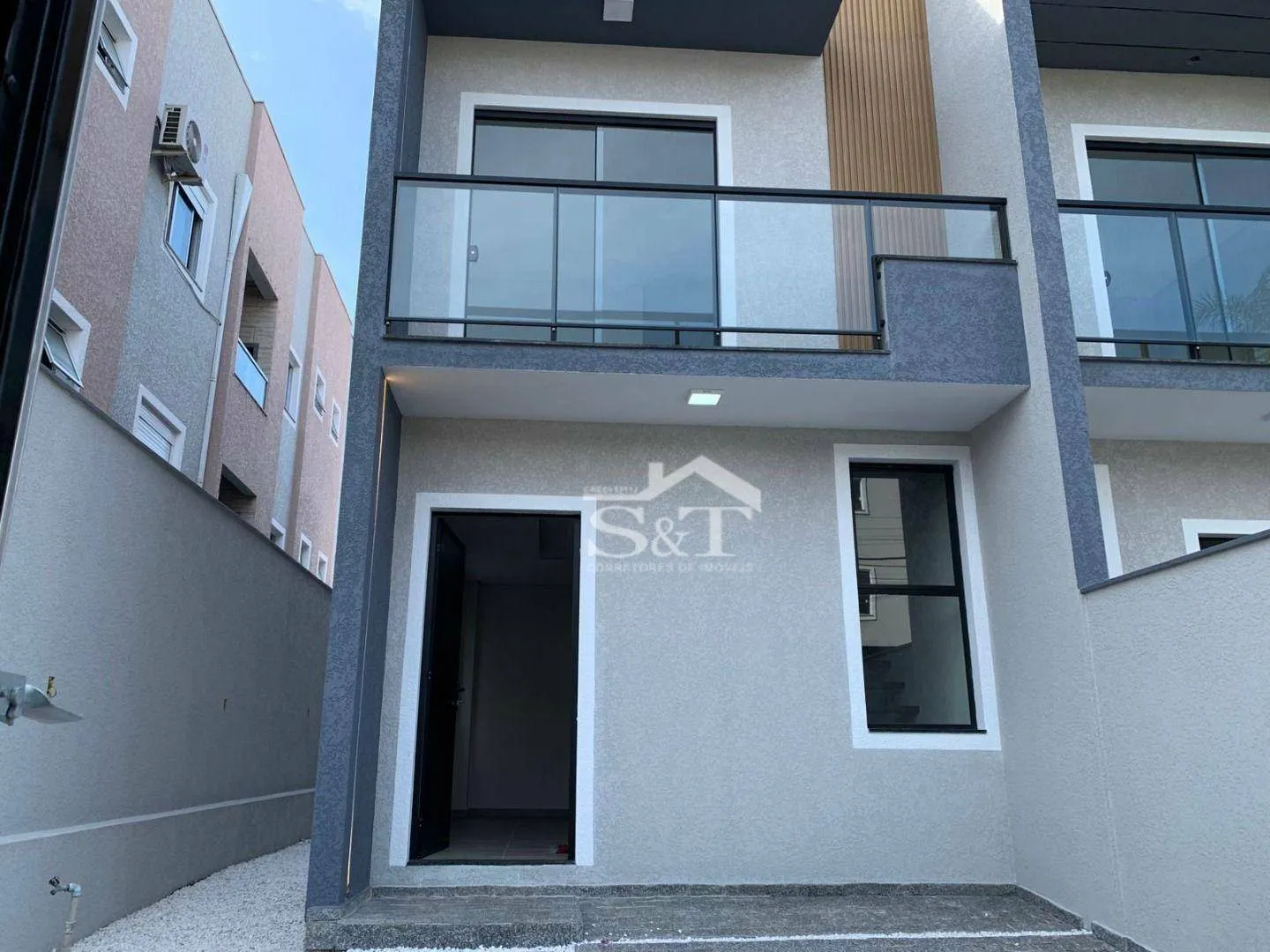 Sobrado 3 quartos, com piscina, ótima localização nos Ingleses! — foto 6