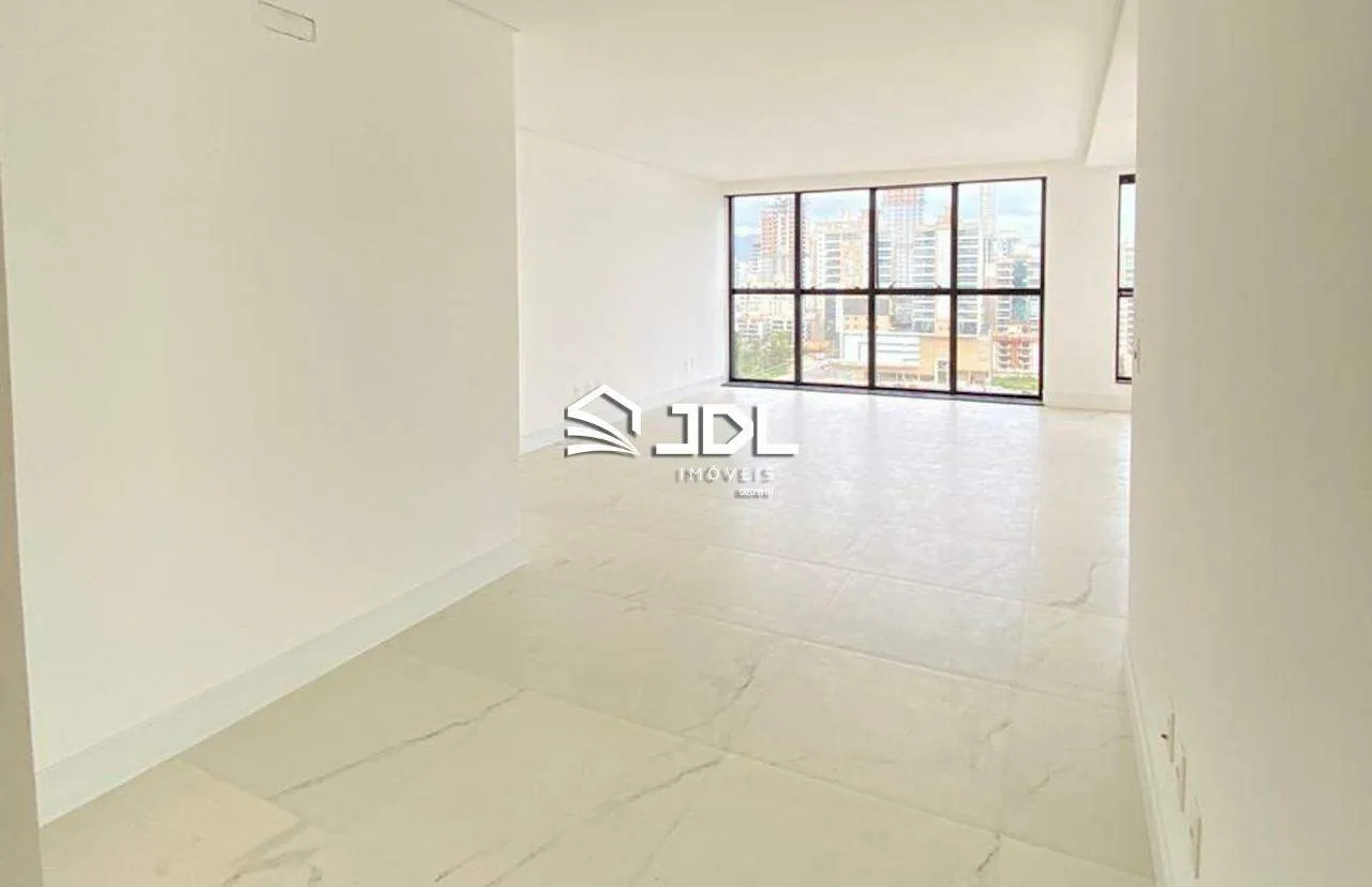 Apartamento à venda no bairro Meia Praia — foto 5