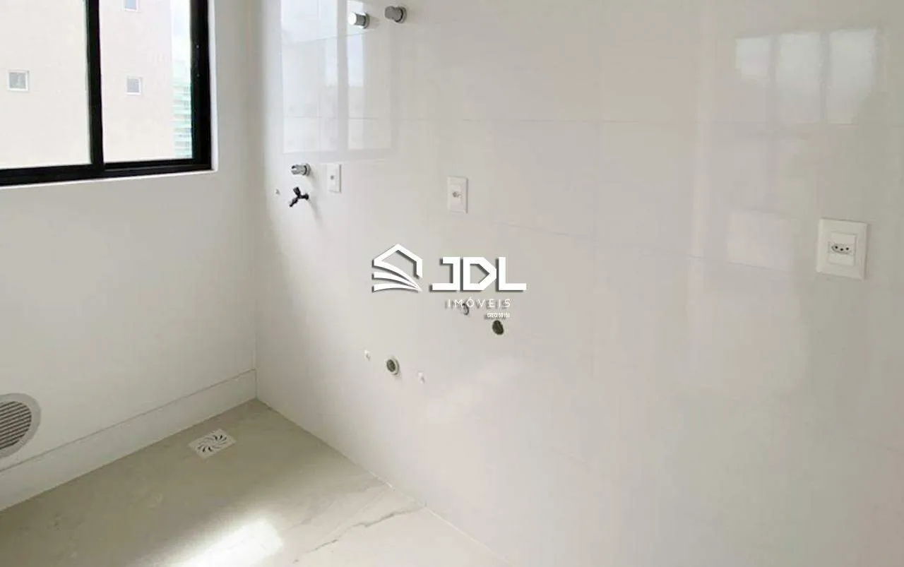 Apartamento à venda no bairro Meia Praia — foto 7