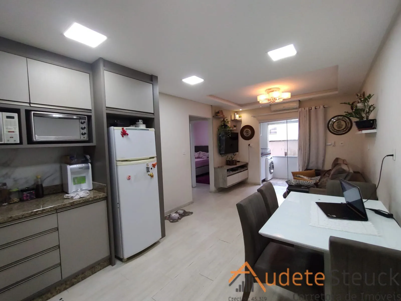 Exclusividade! Apartamento contendo 2 dormitórios à 2 minutos do Centro. — foto 3