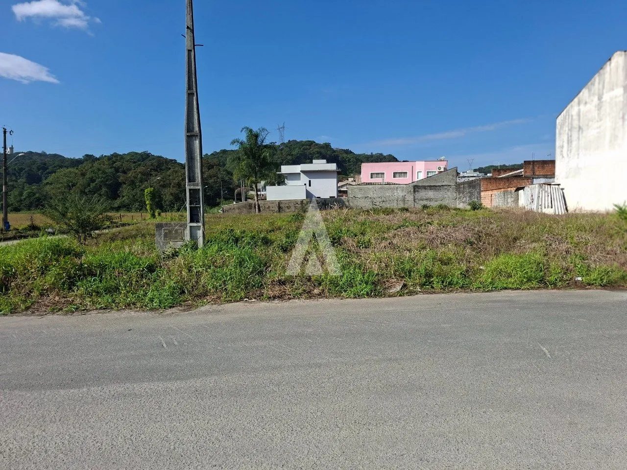 Terreno à venda no bairro Vila Nova em Joinville, por R$ 410.000.00. — foto 2
