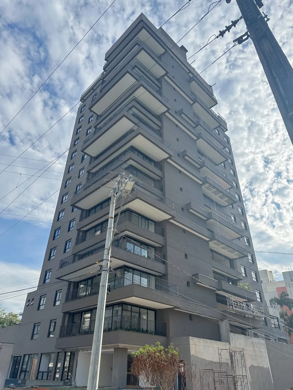 Dados dos Apartamentos Com 146,00m de área privativa 3 Suítes 3 vagas de garagem. — foto 2