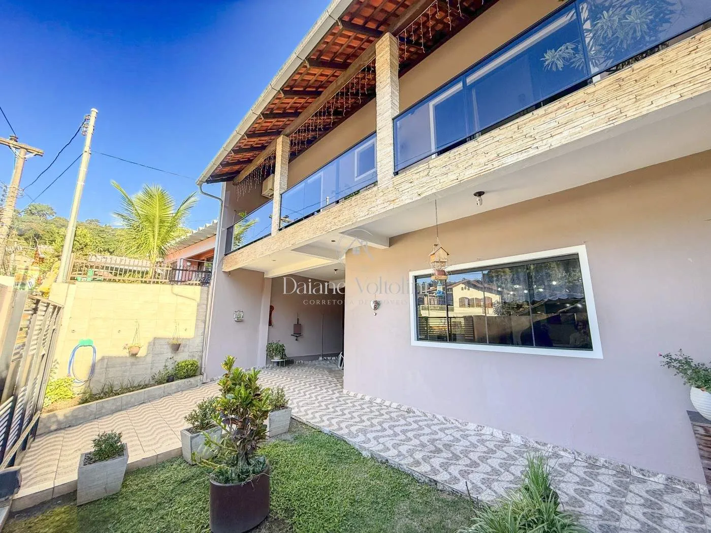 Casa à venda com 3 quartos e 1 suíte, 2 vagas, 231m² no Glória, Blumenau - foto 1