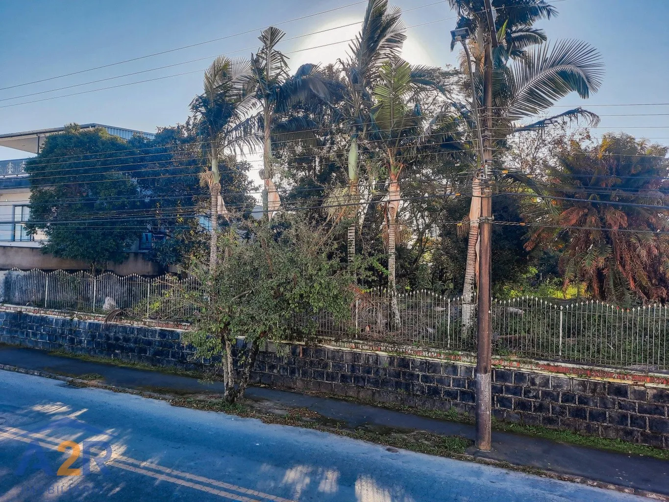 Terreno amplo e com possibilidades de construções residenciais e/ou comercial — foto 2