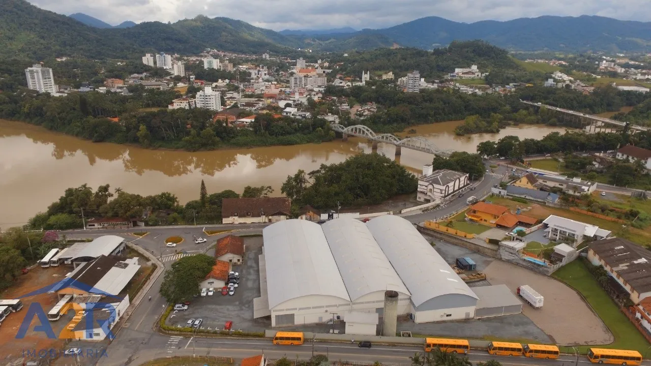 Terreno amplo e com possibilidades de construções residenciais e/ou comercial — foto 5