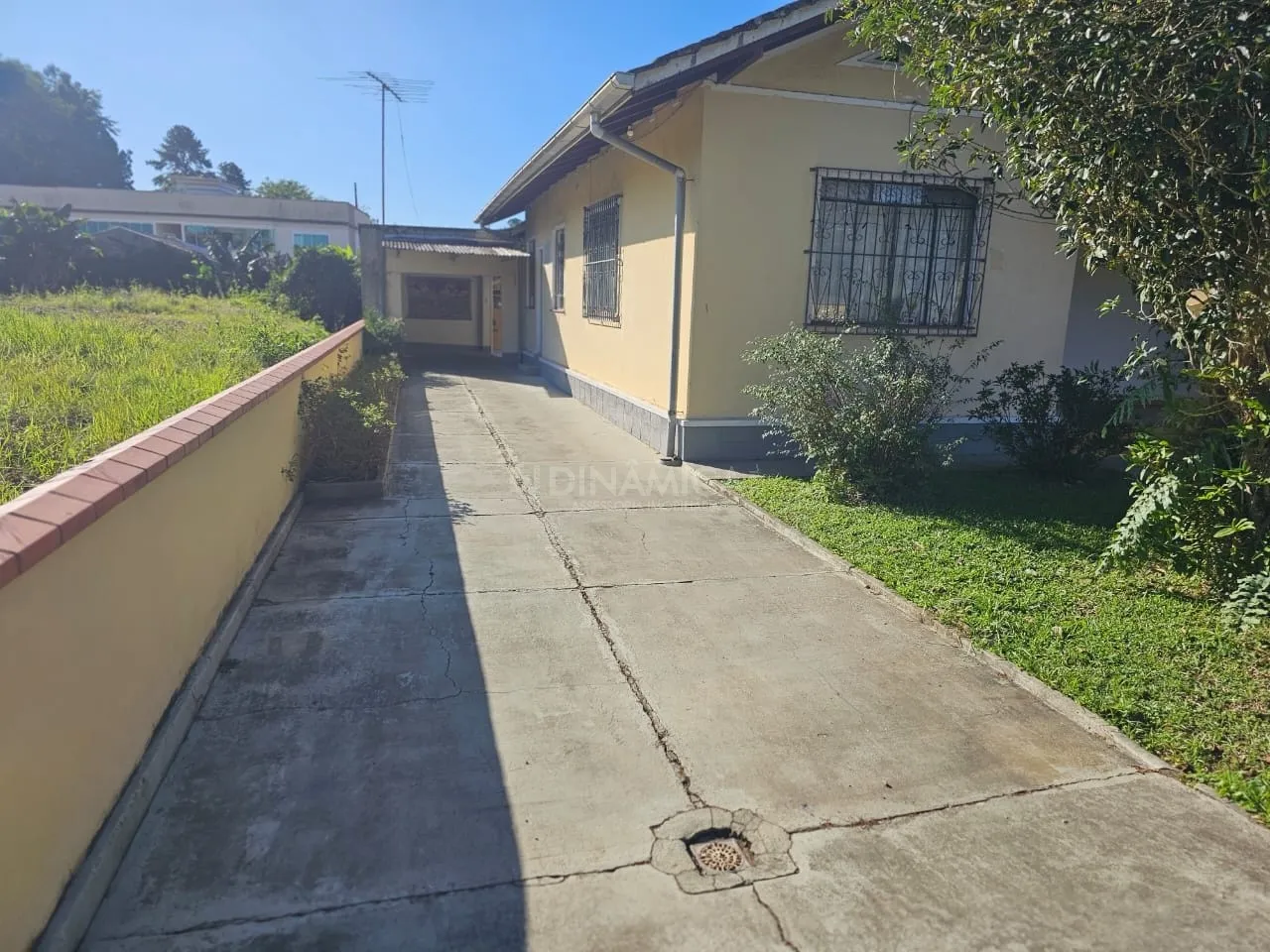 Oportunidade única! Casa com amplo terreno plano e com ótimo valor no bairro Valparaíso em Blumenau! — foto 3