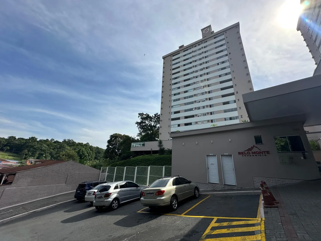 Apartamento semi-mobiliado à venda em localização estratégica no bairro Velha - foto 1