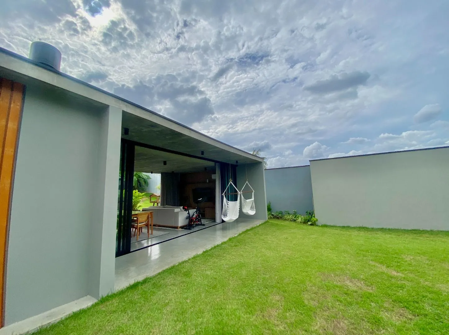 Casa à venda no bairro Água Verde - foto 1