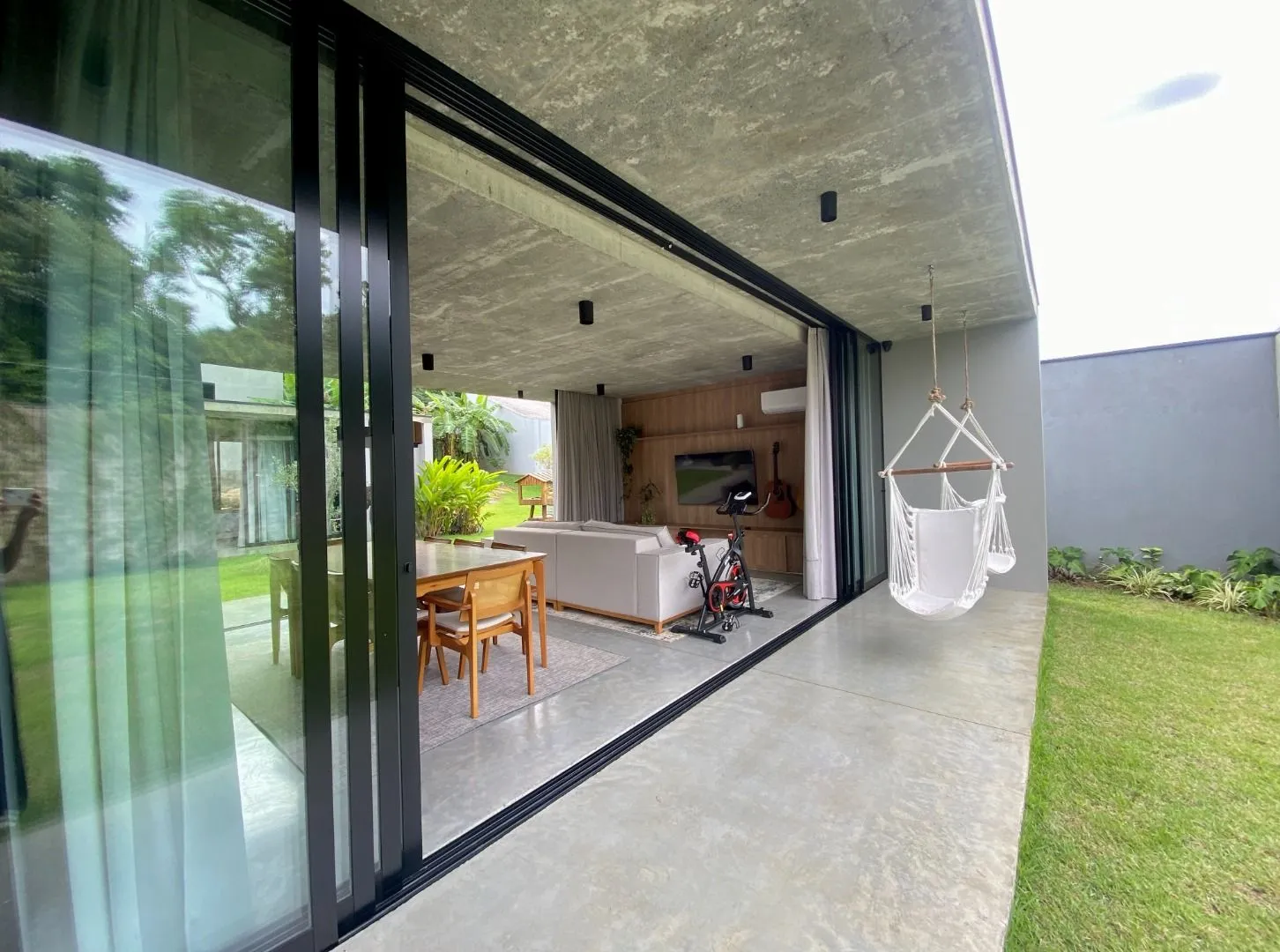 Casa à venda no bairro Água Verde — foto 2