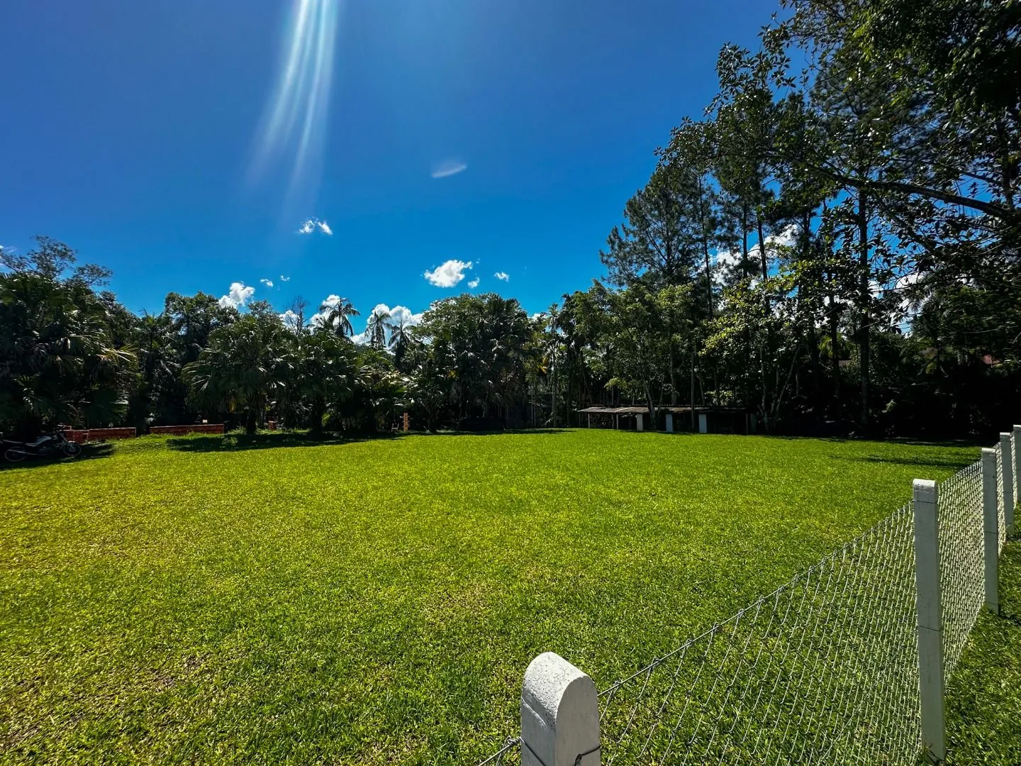 TERRENO PLANO NO CENTRO DE PROMERODE - foto 1