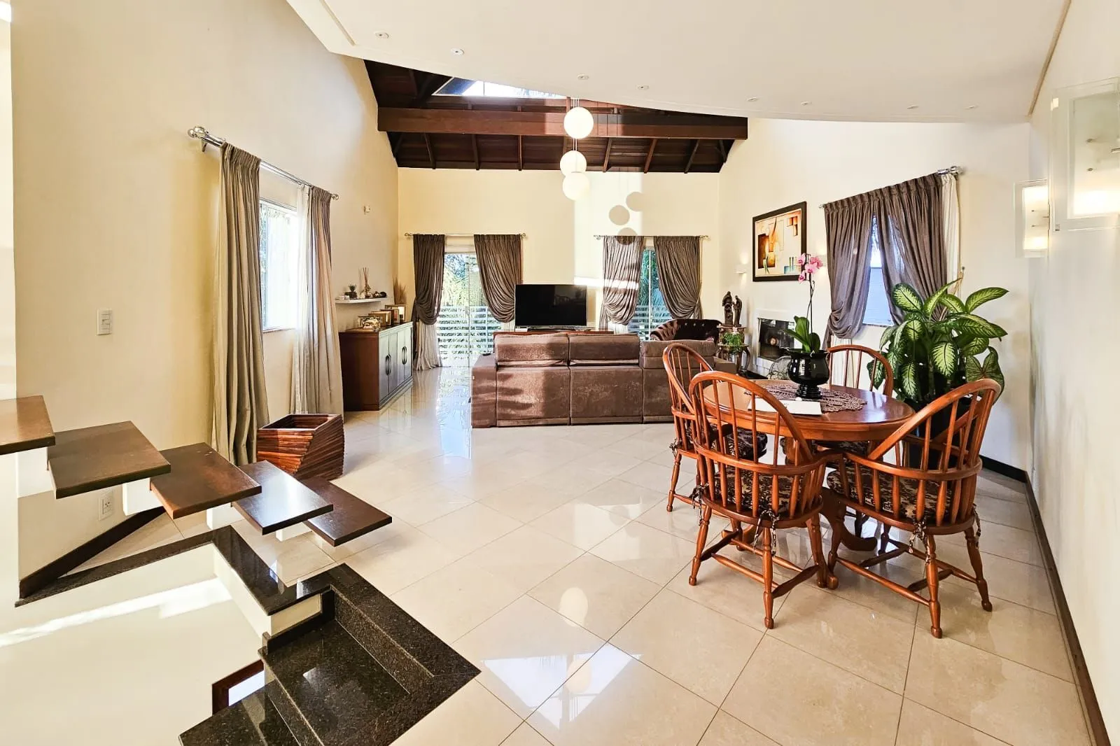 Linda casa a venda no bairro Salto do Norte — foto 7