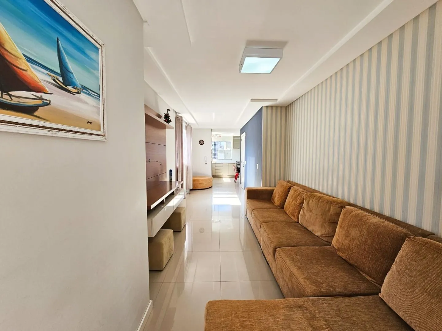 Cobertura à venda no bairro Meia Praia - foto 1