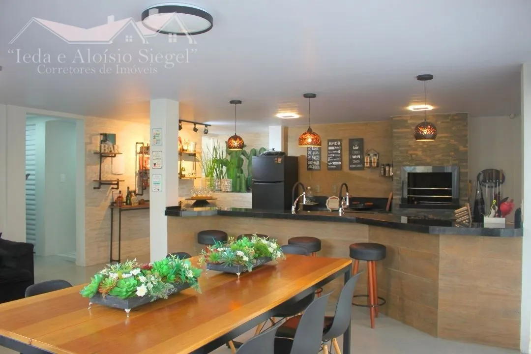 Casa de Alto Padrão com 3 Pavimentos no Bairro Rio Morto Indaial/SC - Ref. 1475 — foto 5