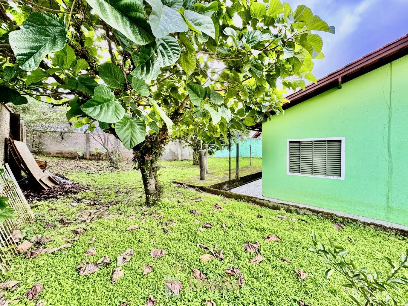Casa residencial e comercial, com 4 quartos sendo 1 suíte, 20 metros da Rua Jorge Lacerda, terreno com 506,00 m no Bairro da Velha em Blumenau-SC — foto 4