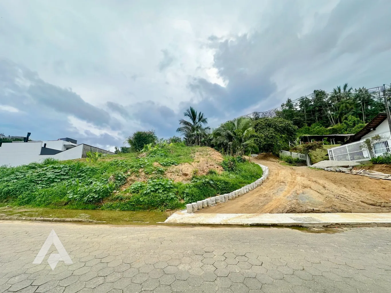 Excelente terreno à venda no bairro Escola Agrícola, com 976,11m de área total! - foto 1