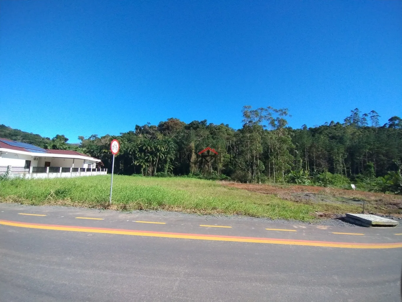 Excelente terreno na cidade de Pomerode no Bairro Vale do Selke Pequeno, com 653,75m, fazendo Frente e Fundos em 21,15m, pelo lado Direito e Esquerdo em 32,00m. - foto 1