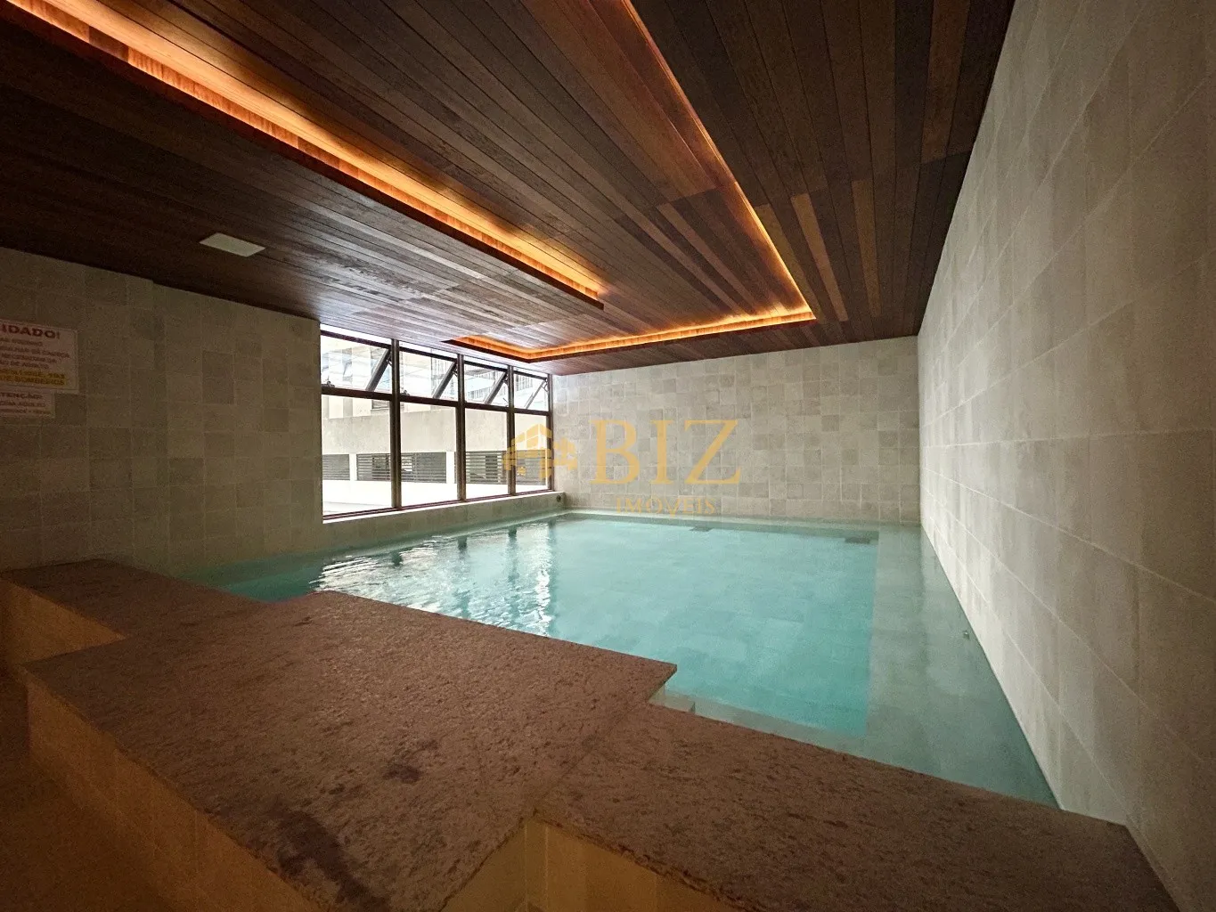 Belíssimo apartamento com 3 suítes e 155m privativos, recém entregue, na Praia Brava! — foto 4
