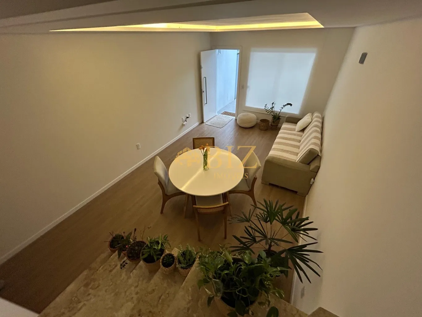 Sobrado com 2 suítes, 2 vagas, semimobiliado, no Bairro Fortaleza! — foto 7