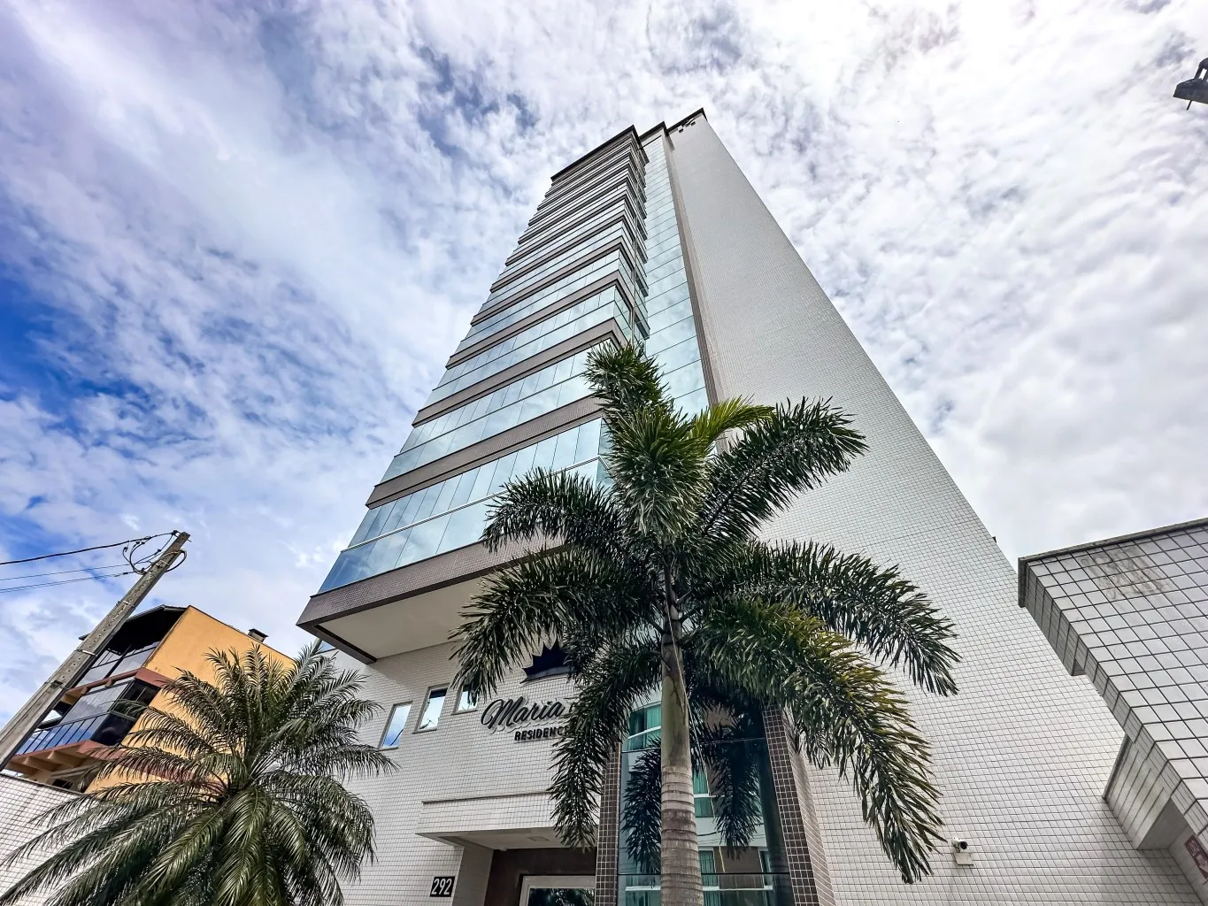 Apartamento de alto padrão mobiliado com 3 suítes no bairro Nações/Indaial - foto 1
