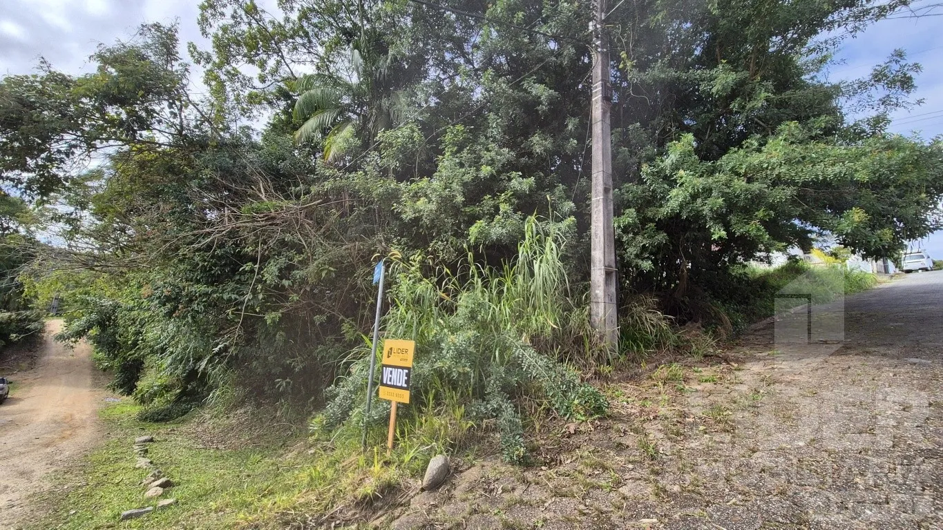 Terreno com 1.060.00m de área total e 458,00m de área útil — foto 3
