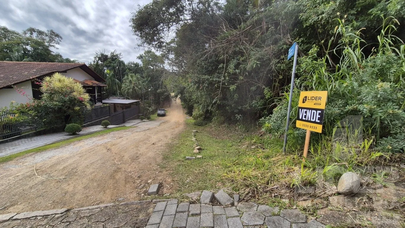 Terreno com 1.060.00m de área total e 458,00m de área útil — foto 5