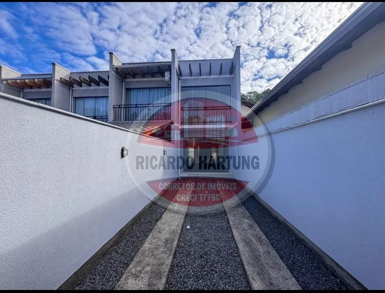 Sobrado no bairro Escola Agrícola - foto 1