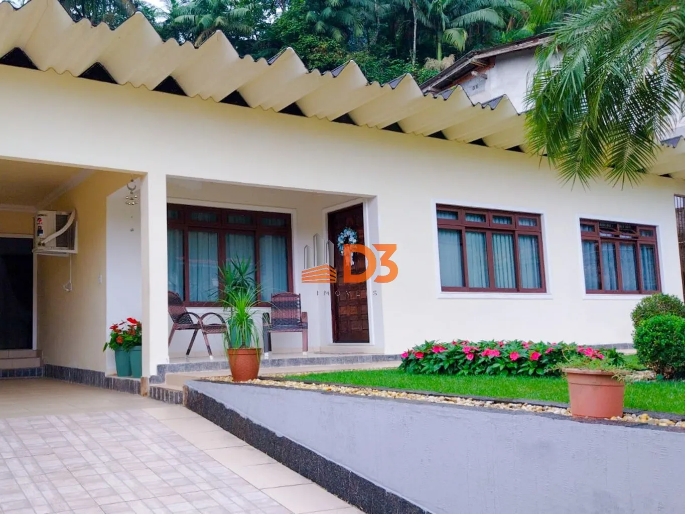 Casa mobiliada e decorada, com muito espaço e ótima localização no Garcia. - foto 1