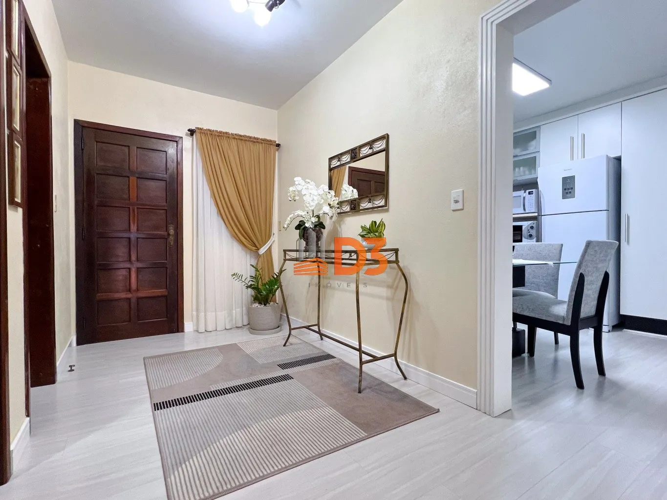 Casa mobiliada e decorada, com muito espaço e ótima localização no Garcia. — foto 3