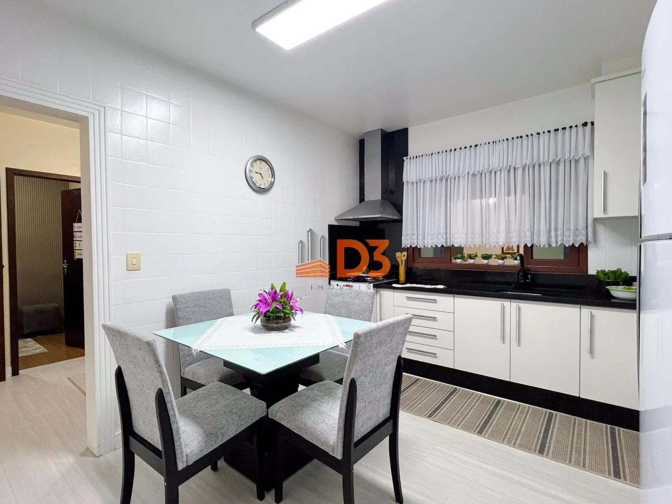 Casa mobiliada e decorada, com muito espaço e ótima localização no Garcia. — foto 4