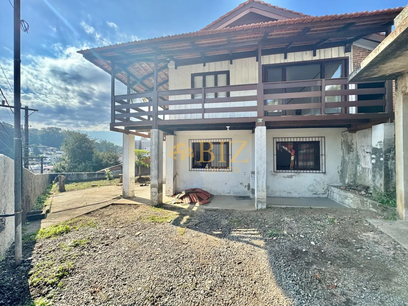Casa mista com 192m de área construída próximo ao Parque Vila Germânica! - foto 1