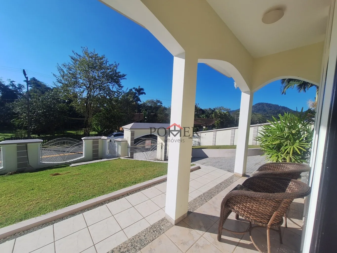 Encantadora Residência mobiliada no acolhedor bairro Jardim Pomerânia - Conforto, Estilo e Qualidade de Vida! Com 4 dormitórios, sendo uma suíte. — foto 4