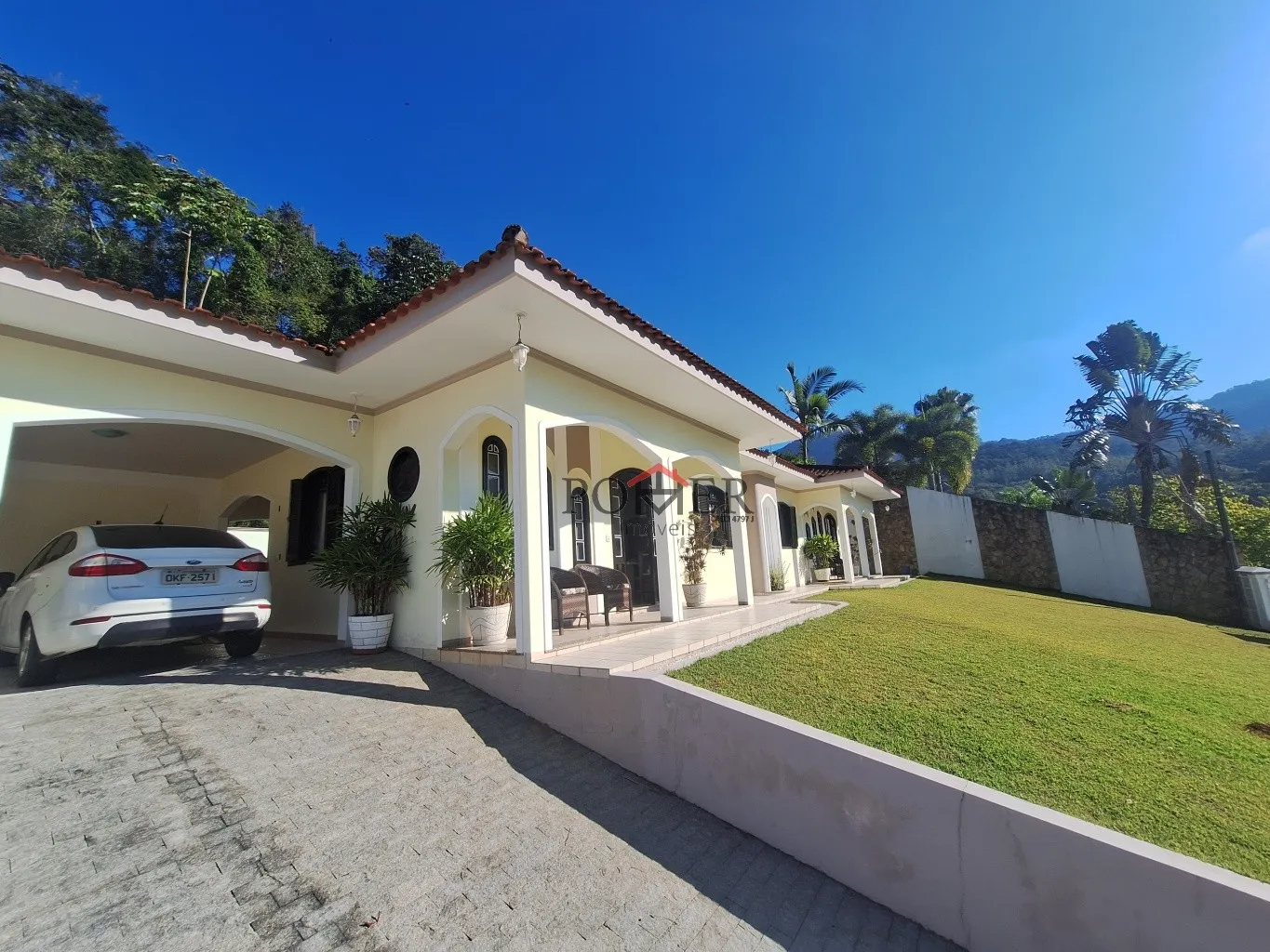 Encantadora Residência mobiliada no acolhedor bairro Jardim Pomerânia - Conforto, Estilo e Qualidade de Vida! Com 4 dormitórios, sendo uma suíte. — foto 5