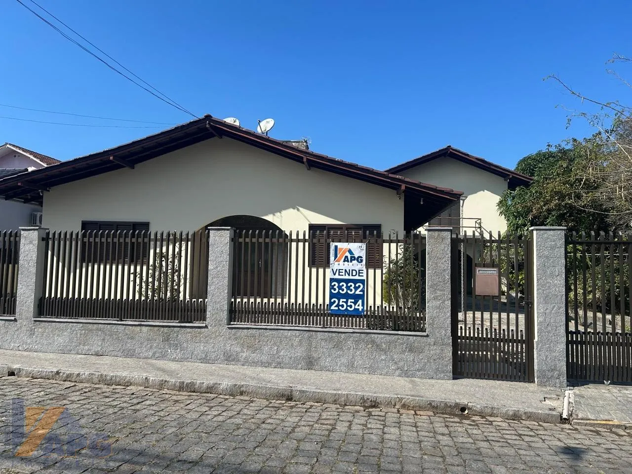 Casa com 3 dormitórios localizada no bairro Figueira. — foto 3