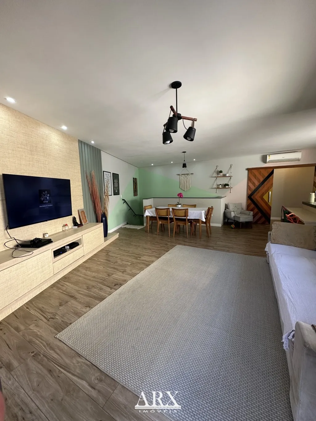 Belíssima casa a venda no Loteamento Villa Verdi na Água Verde em Blumenau. — foto 4