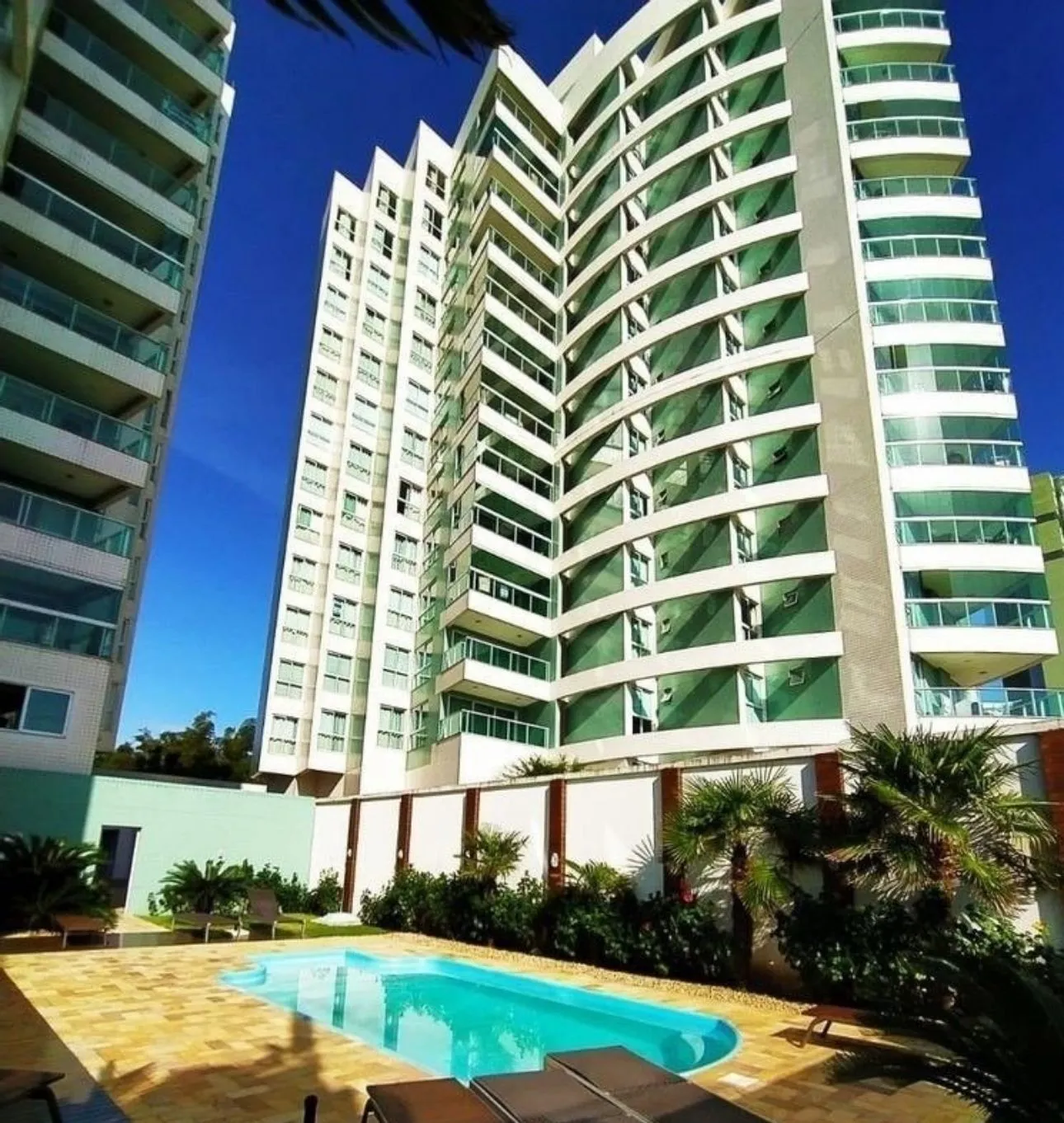 Apartamento com 3 quartos sendo 1 suíte com vista para o mar em Balneário Piçarras - foto 1