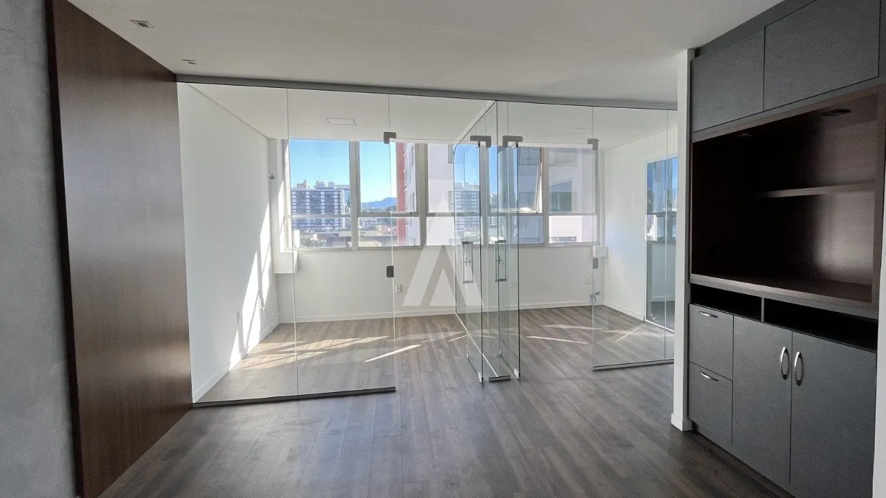 Sala Comercial à venda no Centro de Joinville-SC, por R$ 390.000,00. - foto 1