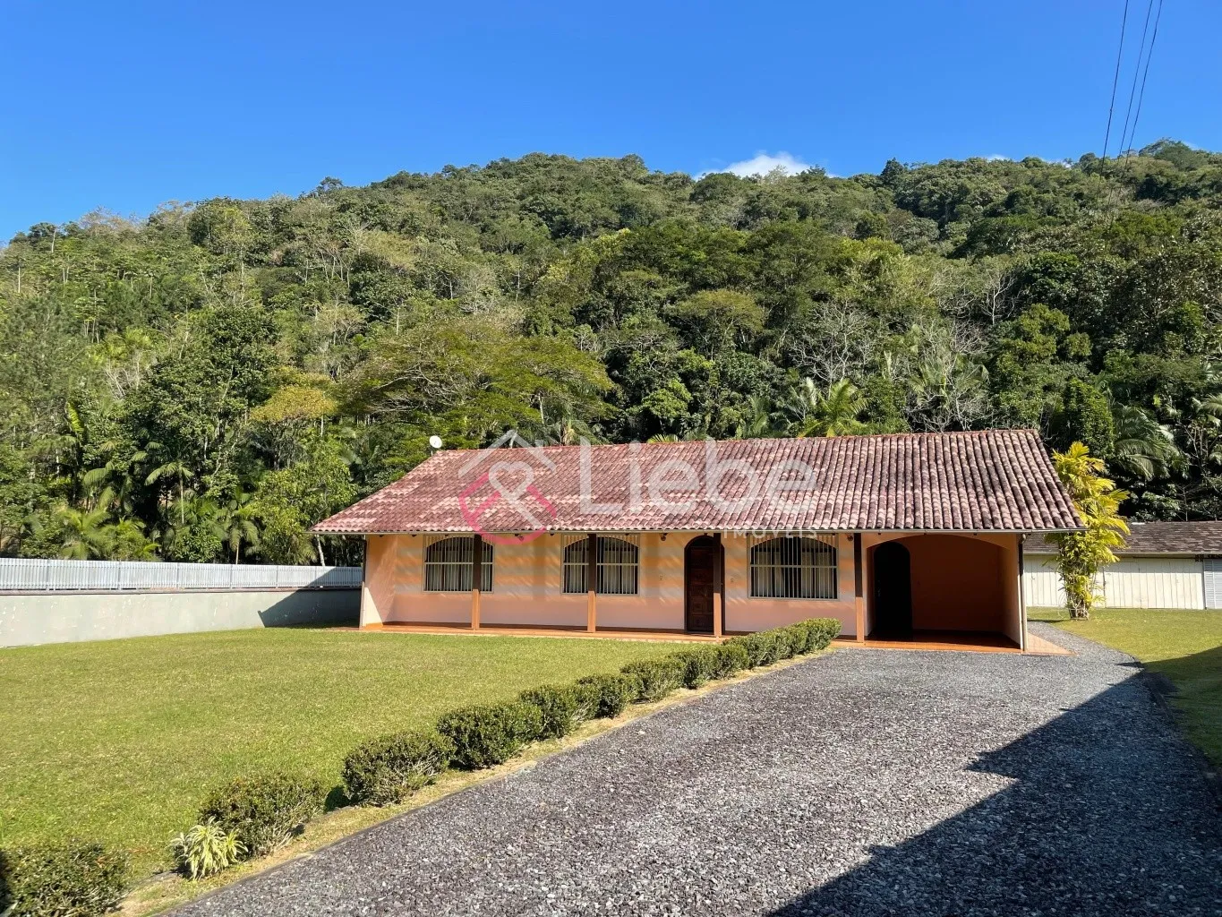 Lindo Sítio na localidade do Ribeirão Esperança com uma casa de alvenaria de 160,00m localizado na cidade de Rio dos Cedros com 81.375,00m. - foto 1