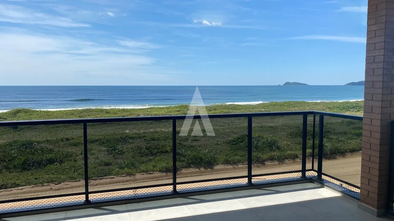 Casa averbada com 1 suíte mais 3 quartos à venda no bairro Praia do Ervino em São Francisco do Sul - SC — foto 2
