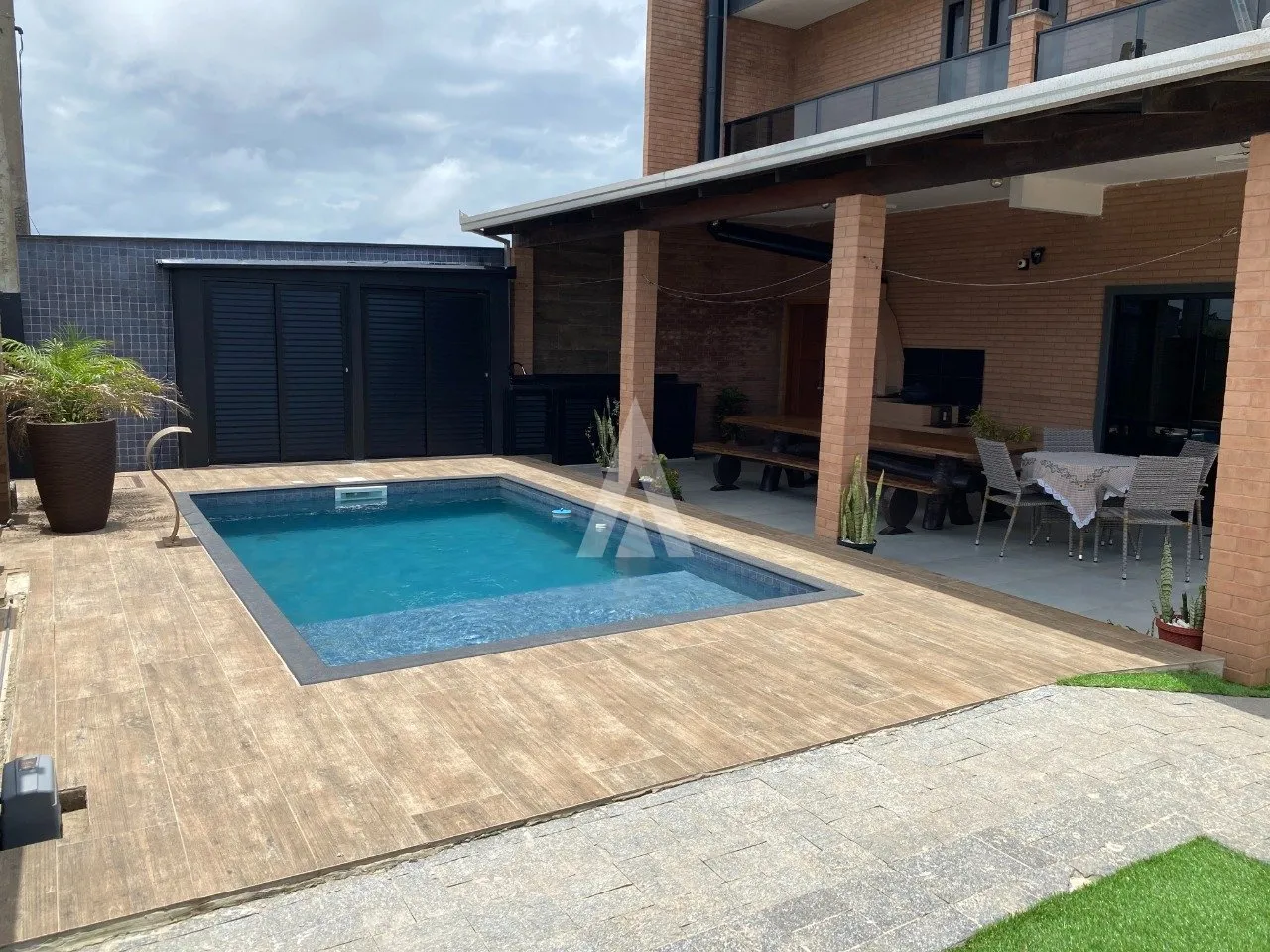 Casa averbada com 1 suíte mais 3 quartos à venda no bairro Praia do Ervino em São Francisco do Sul - SC — foto 3