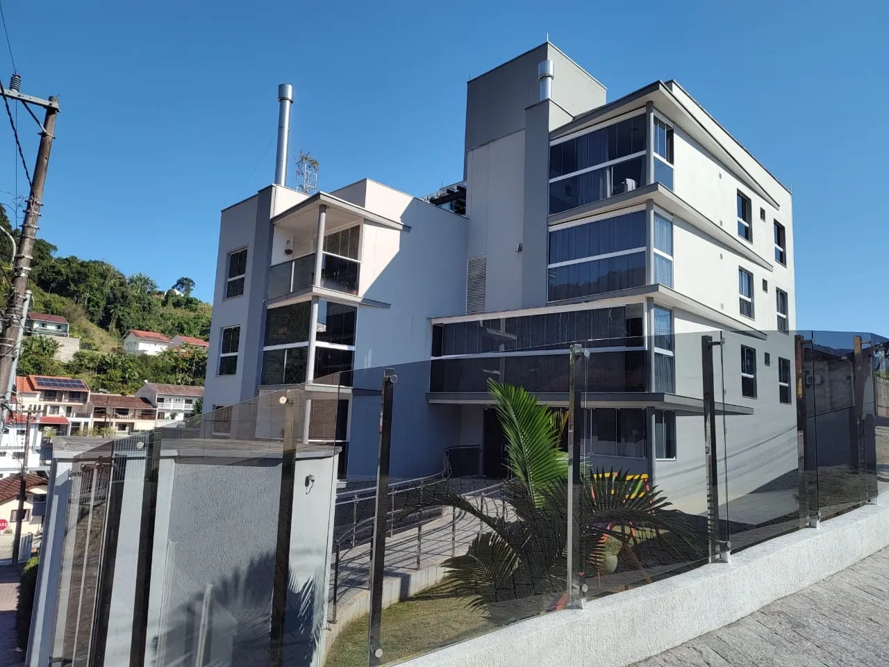 Lindo Apartamento de 02 dormitórios sendo 01 suíte no bairro Garcia em Blumenau, SC. - foto 1