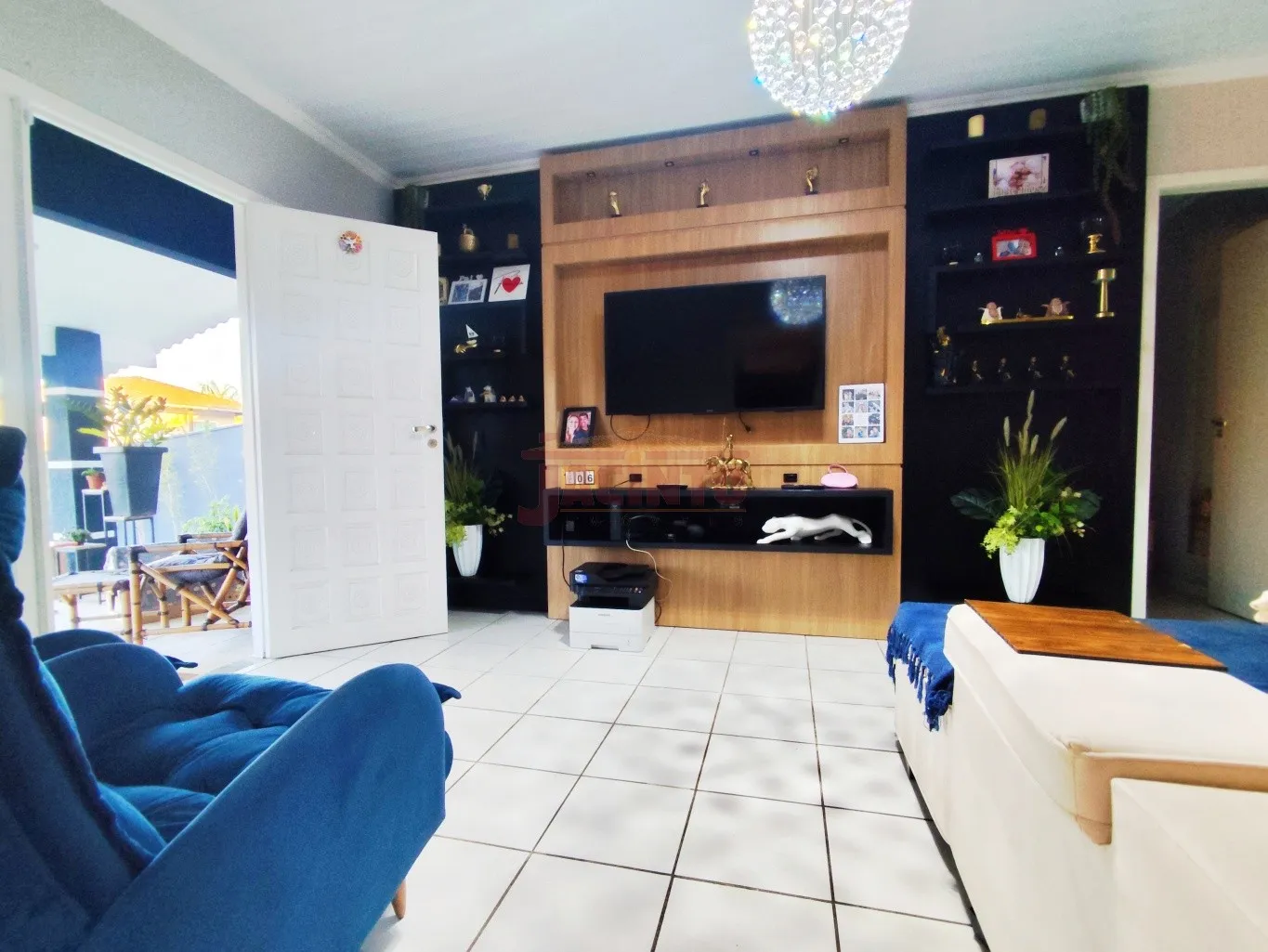 Casa com 3 dormitórios sendo 1 suíte, área de festas e 4 vagas garagem, na Fortaleza Alta. — foto 4