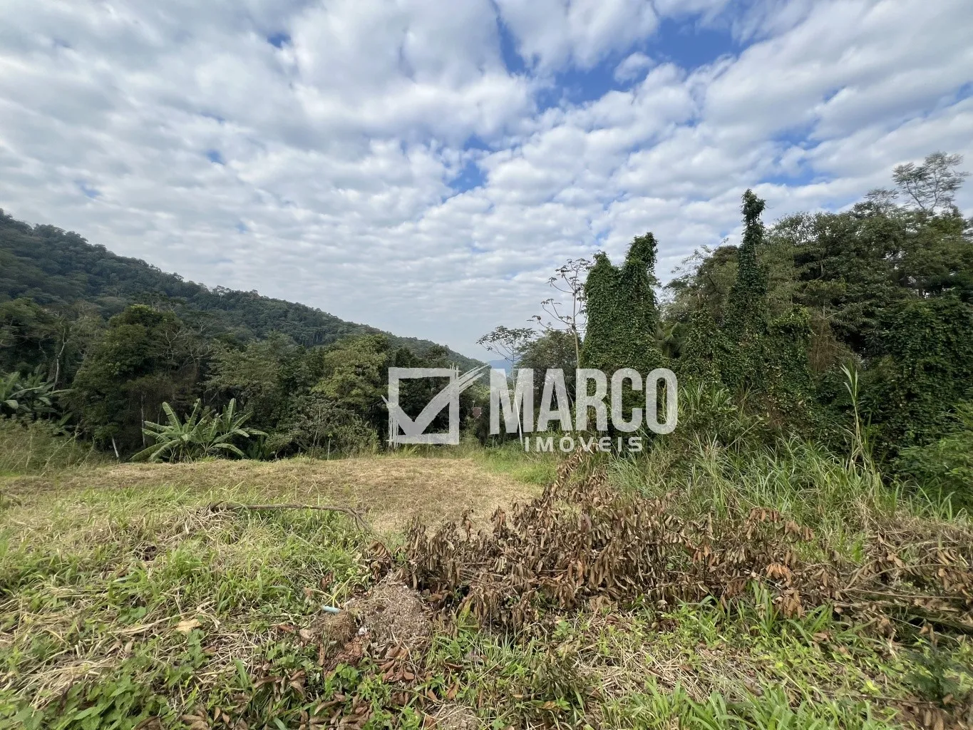 Amplo terreno com vista privilegiada para a natureza no Centro de Pomerode - foto 1