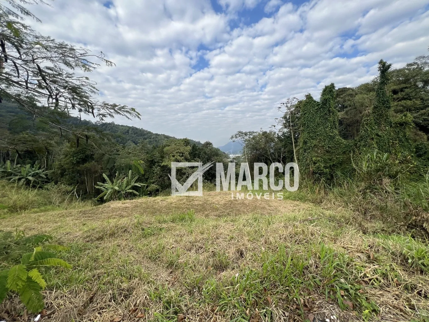 Amplo terreno com vista privilegiada para a natureza no Centro de Pomerode — foto 2