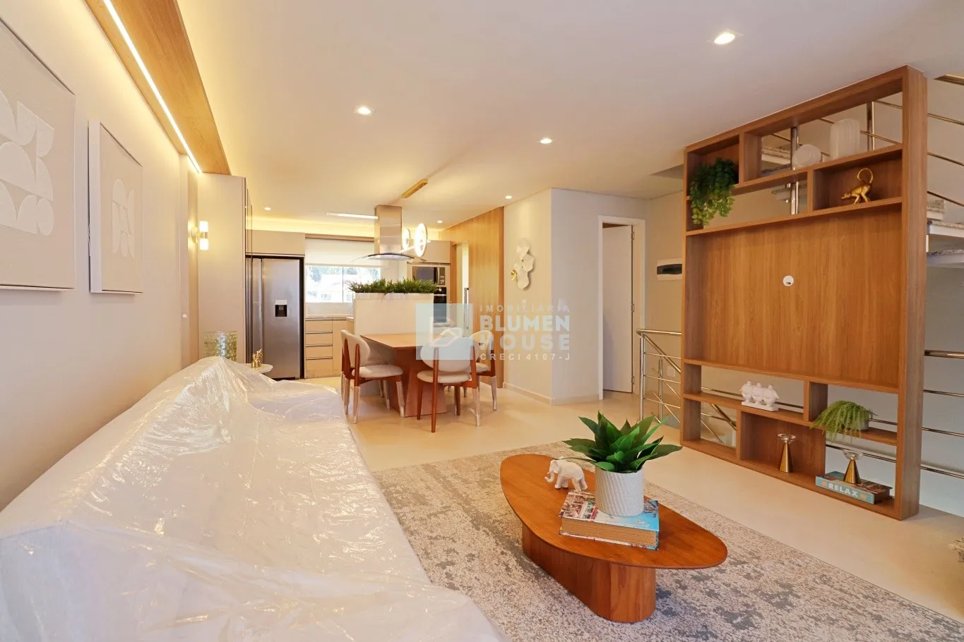 Triplex mobiliado em condomínio no bairro Água Verde! — foto 3