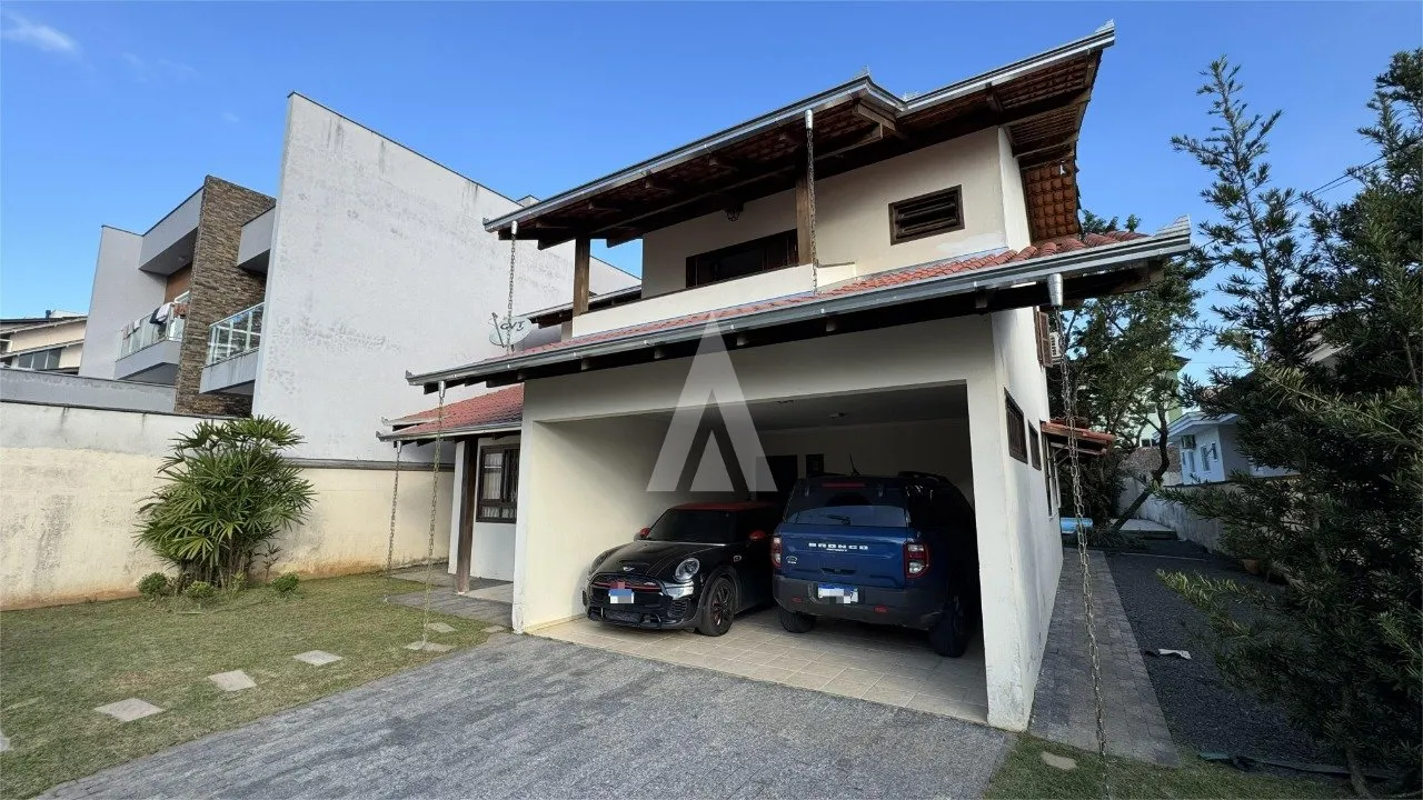 Sobrado com 1 suíte mais 2 quartos à venda no bairro Bom Retiro em Joinville - SC, por R$ 1.350.000,00 . — foto 2