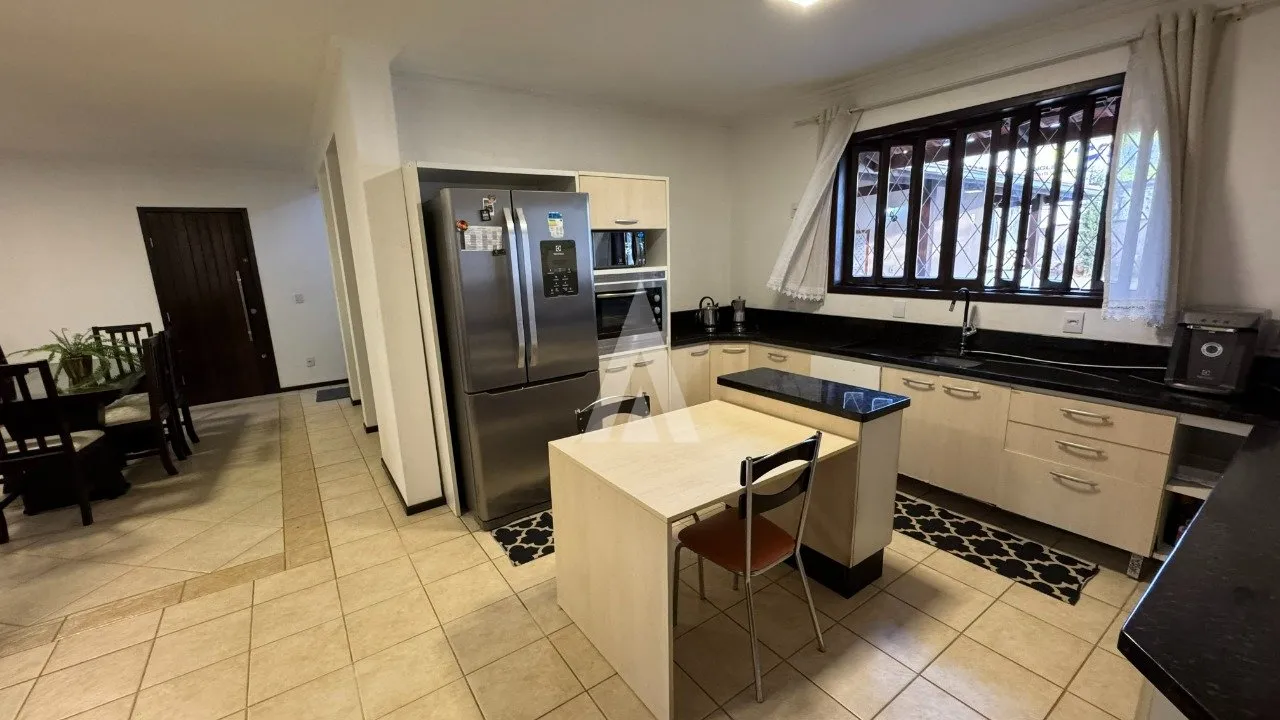 Sobrado com 1 suíte mais 2 quartos à venda no bairro Bom Retiro em Joinville - SC, por R$ 1.350.000,00 . — foto 7