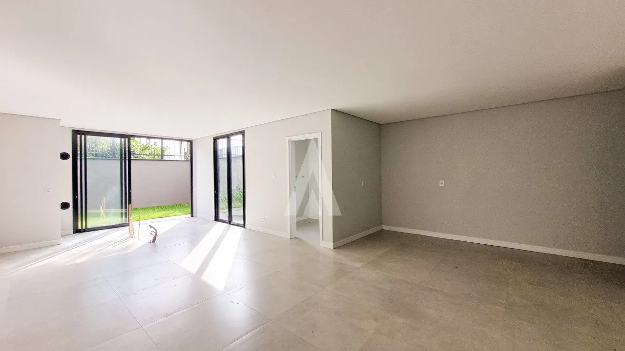 Sobrado geminado com 3 suítes à venda no bairro Saguaçu em Joinville - SC, por R$ 1.400.000,00 — foto 4