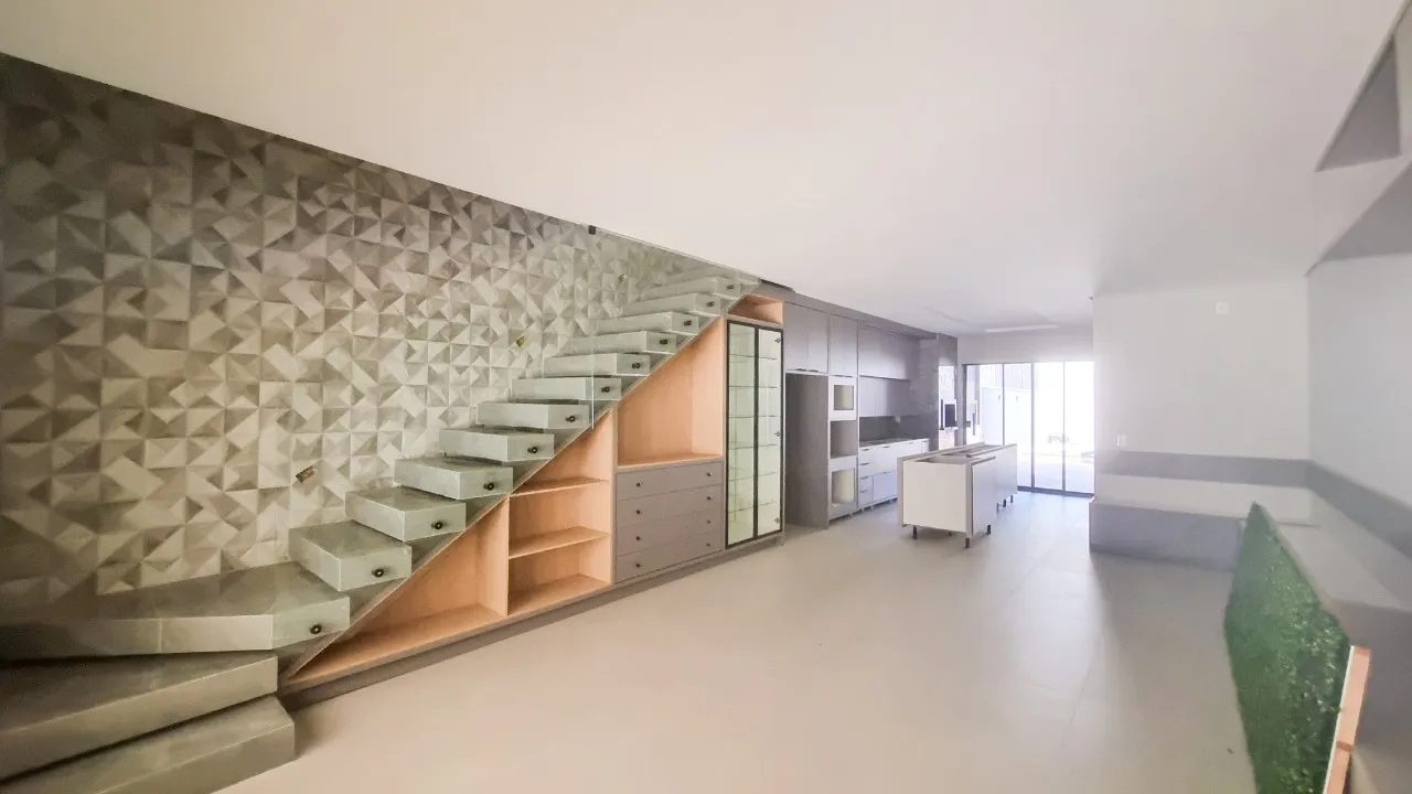 Sobrado com 3 suítes à venda no bairro Santo Antônio em Joinville-SC, por R$ 1.250.000,00 - foto 1